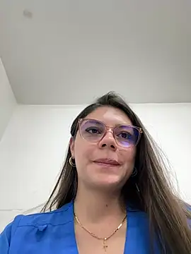 alicee16 online show from January 10, 2025, 10:25 pm