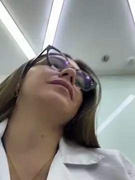 alicee16 online show from September 14, 2025, 4:18 pm