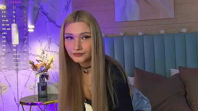 CarolReeves online show from March 19, 2025, 9:06 am