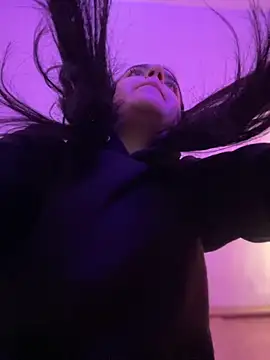 Snapshot of Alicia_Ruiz chatting on October 17, 2025, 6:32 pm Alicia Ruiz online show from October 17, 2025, 6:32 pm