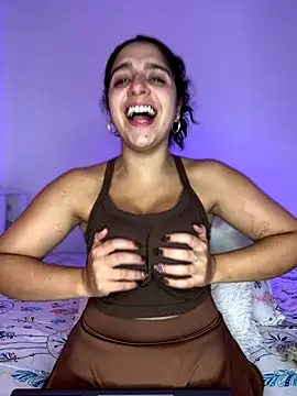 Snapshot of Alicia_Ruiz chatting on November 25, 2025, 6:19 pm Alicia Ruiz online show from November 25, 2025, 6:19 pm