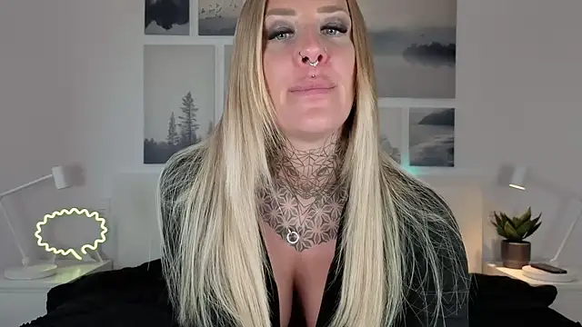 Snapshot of Lara-CumKitten chatting on February 20, 2025, 4:03 pm Lara-CumKitten online show from February 20, 2025, 4:03 pm