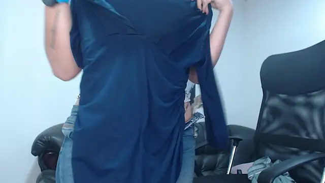 camilleDiaz16 online show from September 23, 2025, 10:17 pm