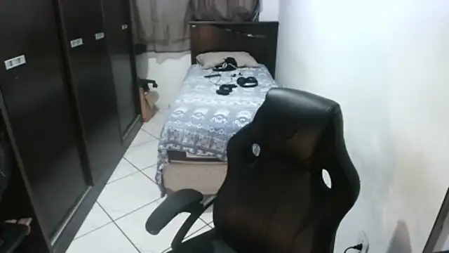 Snapshot of Brian_Aries chatting on January 13, 2026, 4:38 am Brian Aries online show from January 13, 2026, 4:38 am