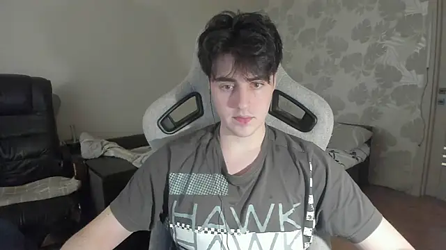Knuckles17 online show from May 18, 2026, 12:54 pm