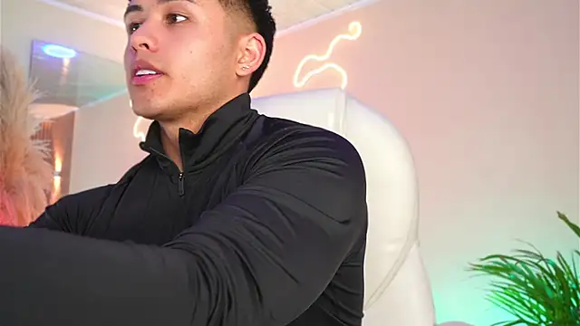 MatiasKorn online show from April 16, 2026, 3:51 am