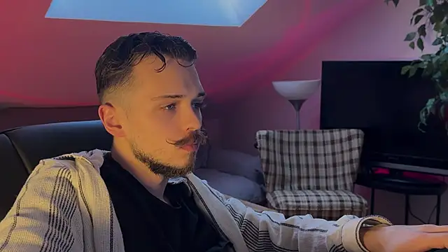 naked psy online show from February 28, 2026, 1:55 pm