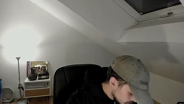 naked psy online show from October 28, 2025, 1:17 am