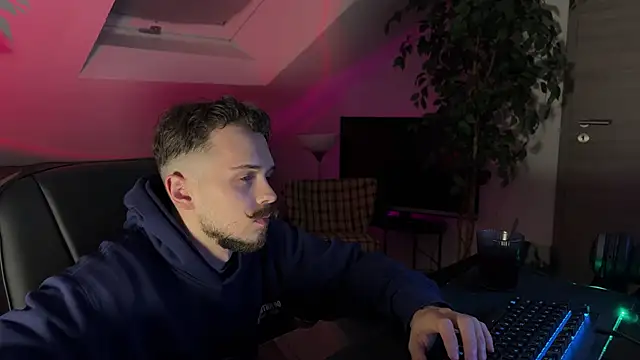 naked psy online show from February 23, 2026, 6:52 pm