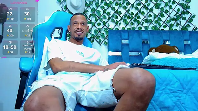 Snapshot of black_latin23cm chatting on February 16, 2025, 12:19 am black latin23cm online show from February 16, 2025, 12:19 am
