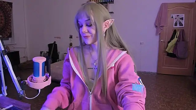 cyber whore  online show from October 15, 2025, 2:58 pm