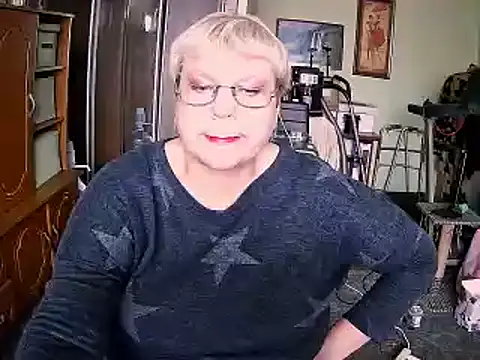 LOLA8888 online show from November 19, 2025, 12:05 pm