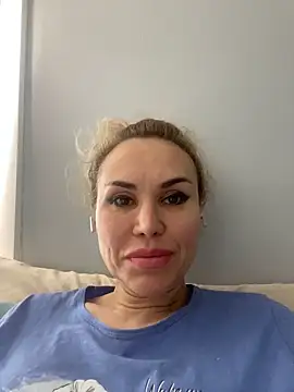 Radmila Queen  online show from May 15, 2026, 5:22 pm