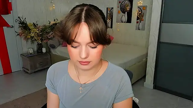 MiracleCurly online show from March 11, 2025, 4:07 pm