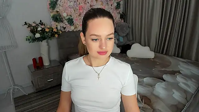 MiracleCurly online show from October 15, 2025, 7:11 pm