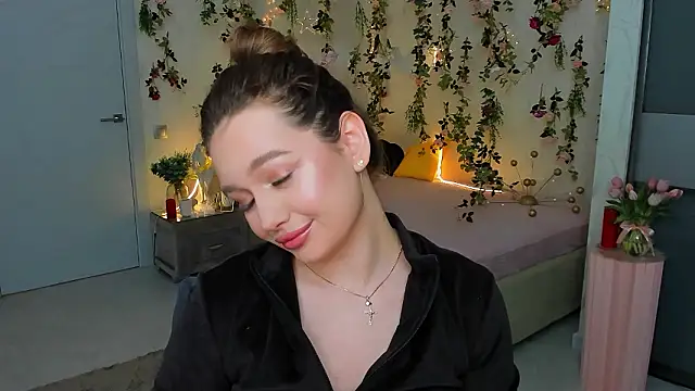 Snapshot of MiracleCurly chatting on February 1, 2026, 2:15 pm MiracleCurly online show from February 1, 2026, 2:15 pm