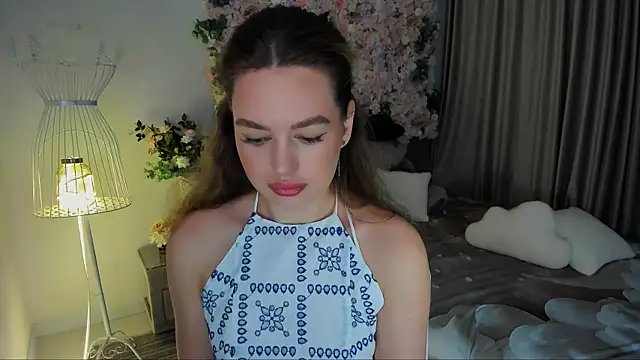 MiracleCurly online show from November 25, 2025, 6:08 pm