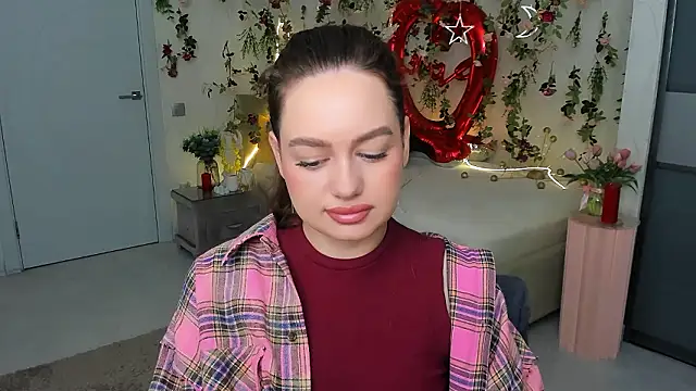 Snapshot of MiracleCurly chatting on March 3, 2026, 7:21 pm MiracleCurly online show from March 3, 2026, 7:21 pm