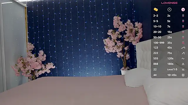 -Mirror-Girl- online show from October 8, 2025, 4:14 am