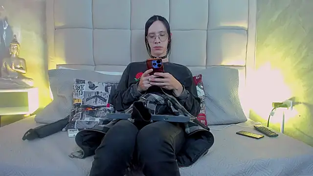 Hecatee 77 online show from October 30, 2025, 7:55 pm