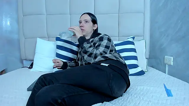 Hecatee 77 online show from March 4, 2026, 8:16 pm