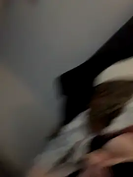 Cumslutsnowbunnie69 online show from October 14, 2025, 4:02 am