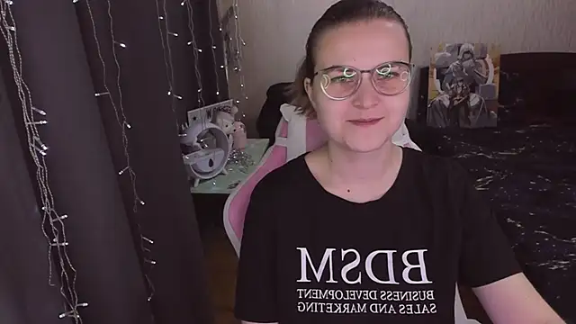 MissBrightShine online show from October 19, 2025, 10:29 am