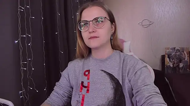 MissBrightShine online show from October 4, 2025, 9:55 am