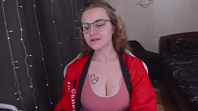 MissBrightShine online show from March 15, 2025, 11:51 am