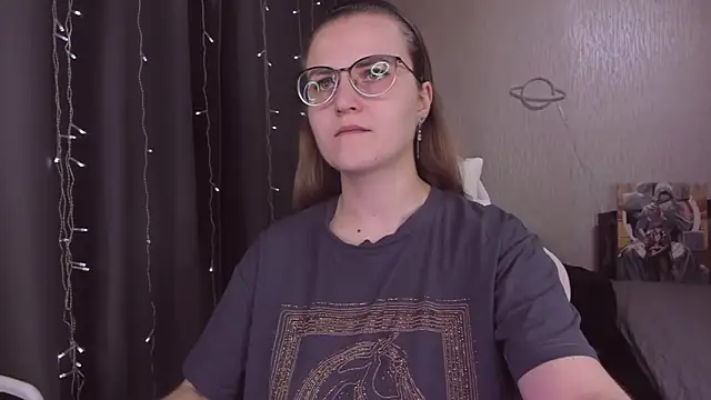 MissBrightShine online show from November 5, 2025, 11:13 am