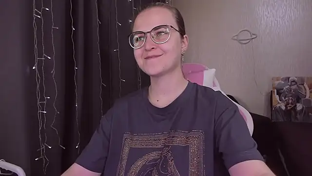 MissBrightShine online show from September 21, 2025, 10:53 am