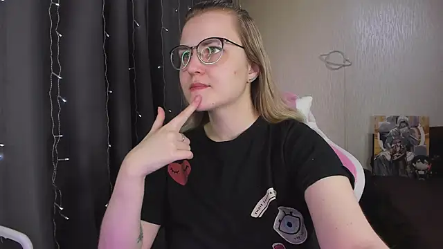 MissBrightShine online show from April 4, 2026, 11:06 am