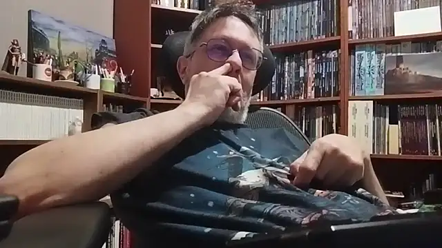 Mandra is a whore online show from December 3, 2025, 10:53 pm