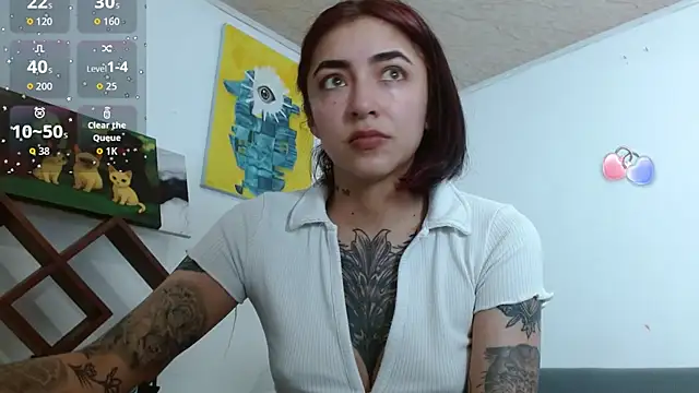 ZoeBakers  online show from December 3, 2025, 1:43 pm