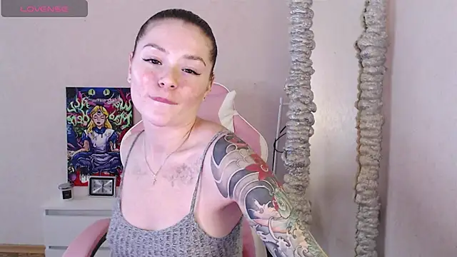 miaacatt online show from October 22, 2025, 8:25 am