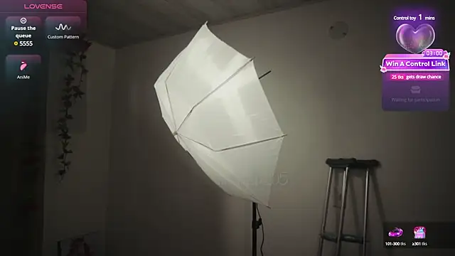 Snapshot of molly_russell chatting on January 29, 2025, 9:39 pm molly russell online show from January 29, 2025, 9:39 pm