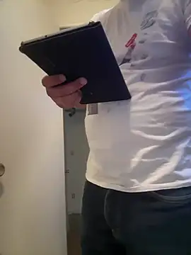 Snapshot of PeterGrandee chatting on January 6, 2025, 9:11 pm PeterGrandee online show from January 6, 2025, 9:11 pm