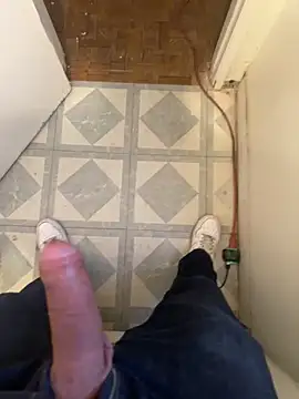 Snapshot of PeterGrandee chatting on December 17, 2024, 10:22 pm PeterGrandee online show from December 17, 2024, 10:22 pm