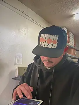 Snapshot of PeterGrandee chatting on January 23, 2025, 9:39 pm PeterGrandee online show from January 23, 2025, 9:39 pm