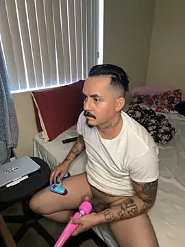 Snapshot of PeterGrandee chatting on October 6, 2025, 10:54 pm PeterGrandee online show from October 6, 2025, 10:54 pm