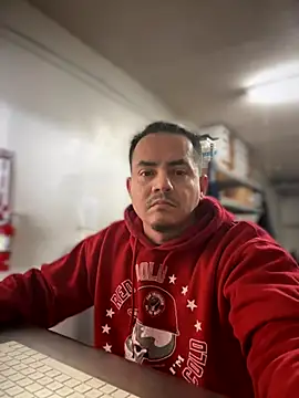 Snapshot of PeterGrandee chatting on December 3, 2024, 8:33 pm PeterGrandee online show from December 3, 2024, 8:33 pm