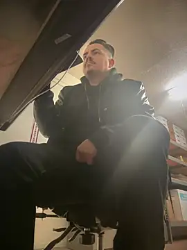 Snapshot of PeterGrandee chatting on February 13, 2025, 6:26 pm PeterGrandee online show from February 13, 2025, 6:26 pm