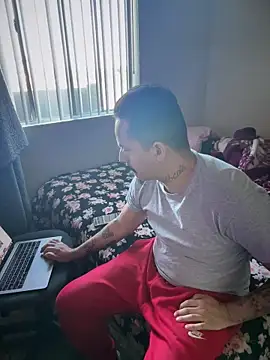 Snapshot of PeterGrandee chatting on November 29, 2025, 11:16 pm PeterGrandee online show from November 29, 2025, 11:16 pm