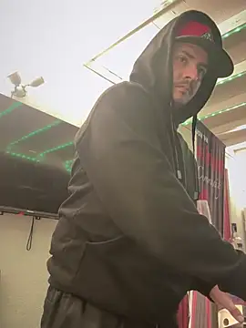 Snapshot of PeterGrandee chatting on January 12, 2025, 2:03 am PeterGrandee online show from January 12, 2025, 2:03 am