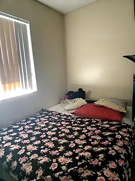 Snapshot of PeterGrandee chatting on September 17, 2025, 4:42 pm PeterGrandee online show from September 17, 2025, 4:42 pm