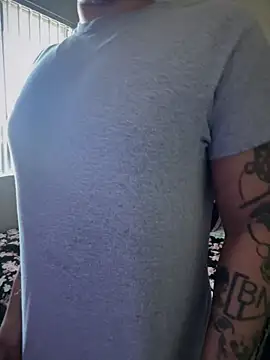 Snapshot of PeterGrandee chatting on November 19, 2025, 8:31 pm PeterGrandee online show from November 19, 2025, 8:31 pm