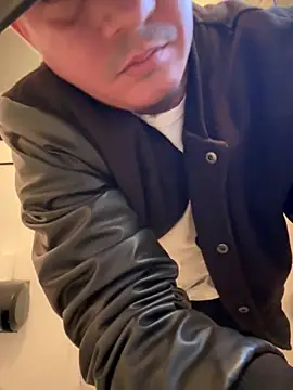 Snapshot of PeterGrandee chatting on December 4, 2024, 6:00 pm PeterGrandee online show from December 4, 2024, 6:00 pm