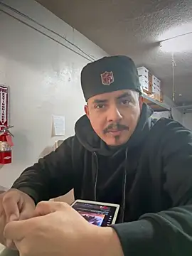 Snapshot of PeterGrandee chatting on March 5, 2025, 4:57 pm PeterGrandee online show from March 5, 2025, 4:57 pm