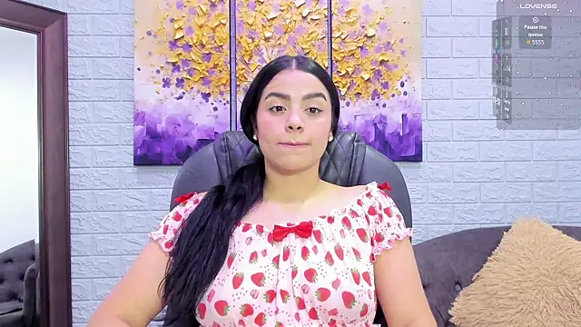 Paula Desousa online show from September 11, 2025, 8:20 pm