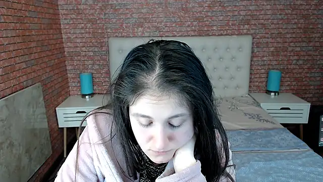 Snapshot of Holliy_Cooper chatting on February 11, 2025, 9:52 am Holliy Cooper online show from February 11, 2025, 9:52 am